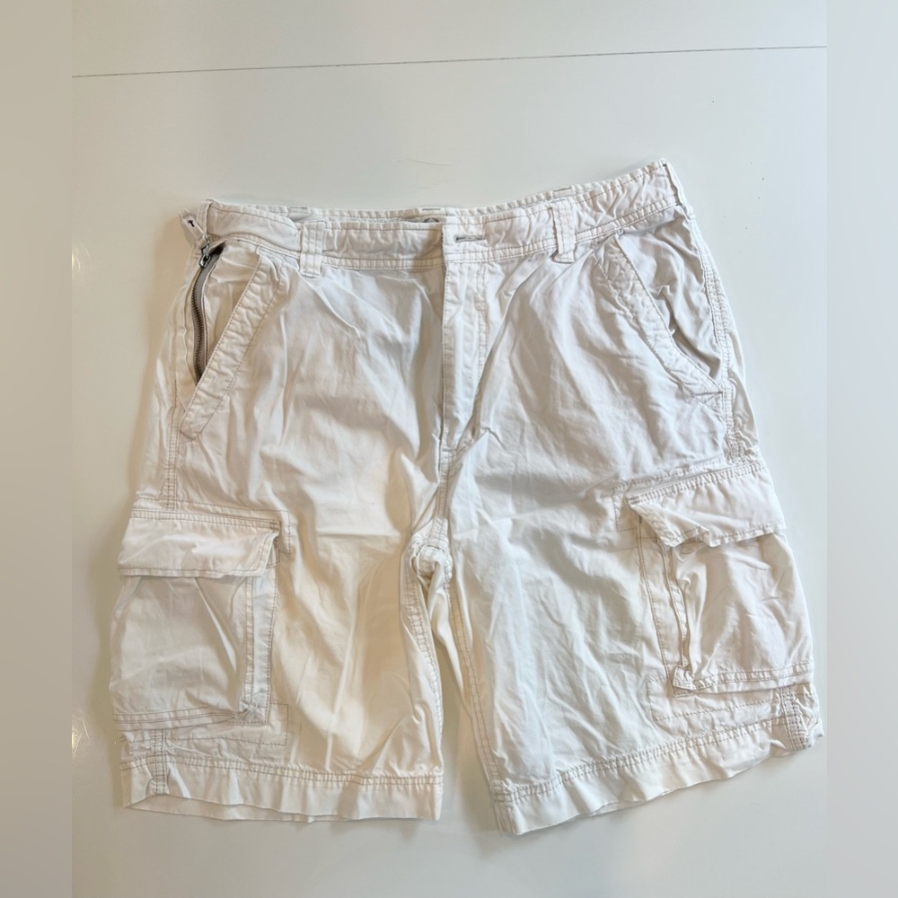 Express White Cargo Men Shorts 💯 cotton 34W great condition